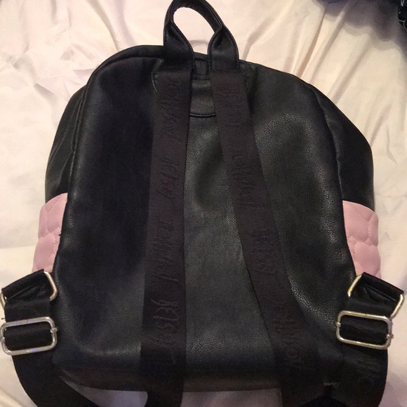 Backpack - Picture 8 of 8